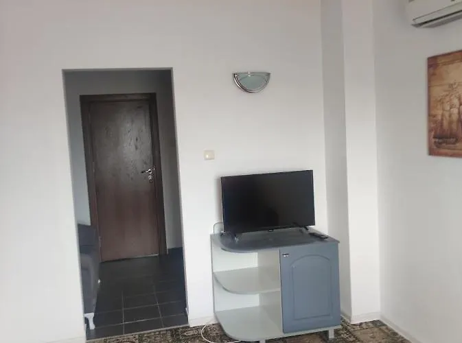 Hotel кианти 2*